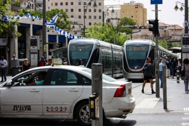 Kudüs İsrail 02 Mayıs 2018 öğleden sonra Kudüs'te Jaffa street tramvayda görünümünü