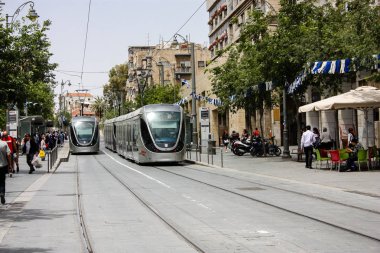 Kudüs İsrail 02 Mayıs 2018 öğleden sonra Kudüs'te Jaffa street tramvayda görünümünü