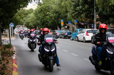 Kudüs İsrail 04 Mayıs 2018 İtalyan İtalya Tur Jerusalem öğleden sonra sokakta takip bisikletçileri görünümünü