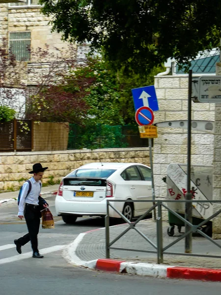 Jerusalém Israel Maio 2018 Vista Pessoas Israelenses Desconhecidas Andando Rua — Fotografia de Stock