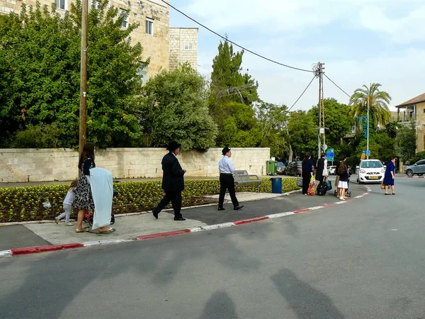 Jerusalém Israel Maio 2018 Vista Pessoas Israelenses Desconhecidas Andando Rua — Fotografia de Stock