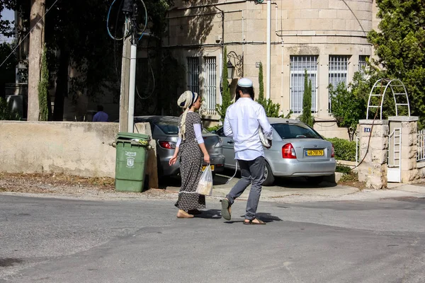 Jerusalém Israel Maio 2018 Vista Pessoas Israelenses Desconhecidas Andando Rua — Fotografia de Stock