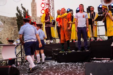 Kudüs İsrail 10 Mayıs 2018 eski şehir Kudüs, durdurulamaz sevinç Dans Festivali Altın diş Festivali'nde orta Krallığı kutlamaları akşam sahne