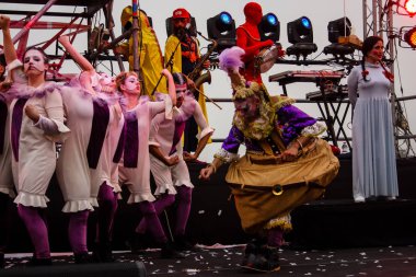 Kudüs İsrail 10 Mayıs 2018 eski şehir Kudüs, durdurulamaz sevinç Dans Festivali Altın diş Festivali'nde orta Krallığı kutlamaları akşam sahne