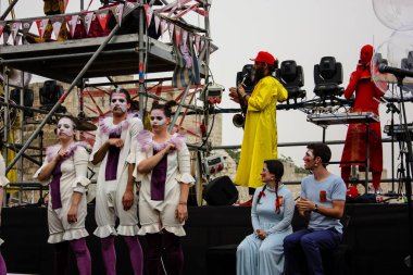 Kudüs İsrail 10 Mayıs 2018 eski şehir Kudüs, durdurulamaz sevinç Dans Festivali Altın diş Festivali'nde orta Krallığı kutlamaları akşam sahne