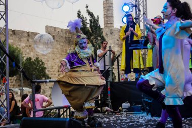 Kudüs İsrail 10 Mayıs 2018 eski şehir Kudüs, durdurulamaz sevinç Dans Festivali Altın diş Festivali'nde orta Krallığı kutlamaları akşam sahne
