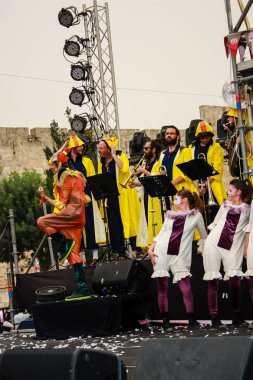 Kudüs İsrail 10 Mayıs 2018 eski şehir Kudüs, durdurulamaz sevinç Dans Festivali Altın diş Festivali'nde orta Krallığı kutlamaları akşam sahne