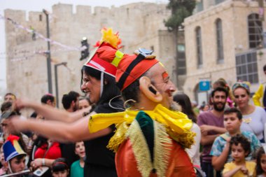 Kudüs İsrail 10 Mayıs 2018 Eski Kudüs şehri, altın diş Festivali'nde orta Krallığı kutlamaları görüntülemek, Jaffa Gate alayı akşam
