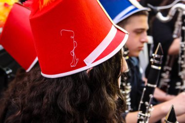 Kudüs İsrail 10 Mayıs 2018 Eski Kudüs şehri, altın diş Festivali'nde orta Krallığı kutlamaları görüntülemek bir müzik konser akşam oynarken avant-garde orkestra müzisyenleri