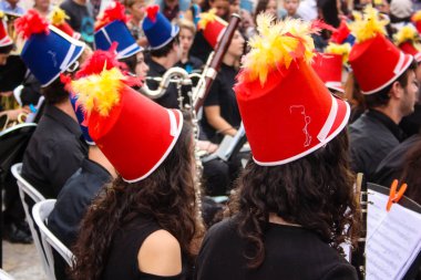 Kudüs İsrail 10 Mayıs 2018 Eski Kudüs şehri, altın diş Festivali'nde orta Krallığı kutlamaları görüntülemek bir müzik konser akşam oynarken avant-garde orkestra müzisyenleri