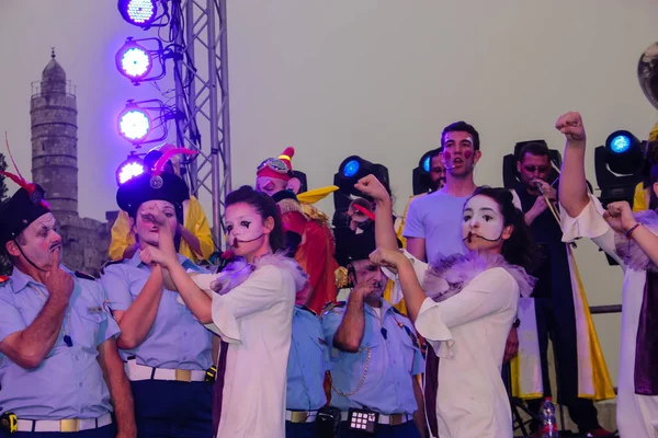 Kudüs İsrail 10 Mayıs 2018 eski şehir Kudüs, durdurulamaz sevinç Dans Festivali Altın diş Festivali'nde orta Krallığı kutlamaları akşam sahne