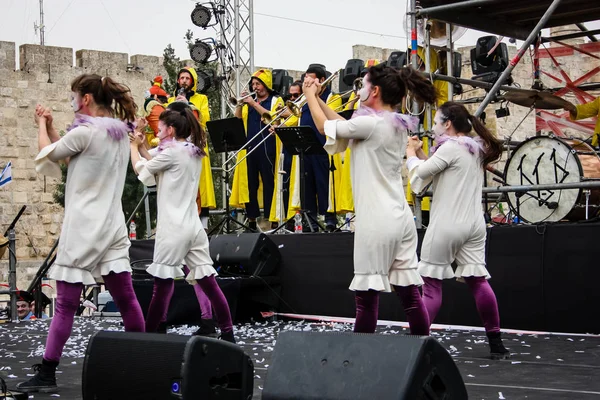 Kudüs İsrail 10 Mayıs 2018 eski şehir Kudüs, durdurulamaz sevinç Dans Festivali Altın diş Festivali'nde orta Krallığı kutlamaları akşam sahne