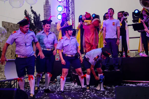 Kudüs İsrail 10 Mayıs 2018 eski şehir Kudüs, durdurulamaz sevinç Dans Festivali Altın diş Festivali'nde orta Krallığı kutlamaları akşam sahne