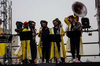 Kudüs İsrail 10 Mayıs 2018 Eski Kudüs şehri, altın diş Festivali'nde orta Krallığı kutlamaları görüntülemek sanatçıların festival sahne akşamı