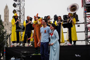 Kudüs İsrail 10 Mayıs 2018 Eski Kudüs şehri, altın diş Festivali'nde orta Krallığı kutlamaları görüntülemek sanatçıların festival sahne akşamı