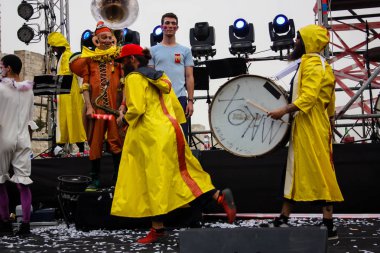 Kudüs İsrail 10 Mayıs 2018 Eski Kudüs şehri, altın diş Festivali'nde orta Krallığı kutlamaları görüntülemek sanatçıların festival sahne akşamı