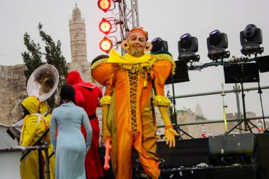 Kudüs İsrail 10 Mayıs 2018 Eski Kudüs şehri, altın diş Festivali'nde orta Krallığı kutlamaları görüntülemek sanatçıların festival sahne akşamı