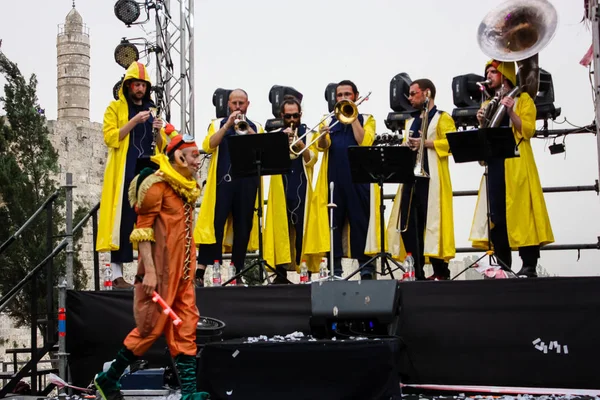 Kudüs İsrail 10 Mayıs 2018 Eski Kudüs şehri, altın diş Festivali'nde orta Krallığı kutlamaları görüntülemek sanatçıların festival sahne akşamı