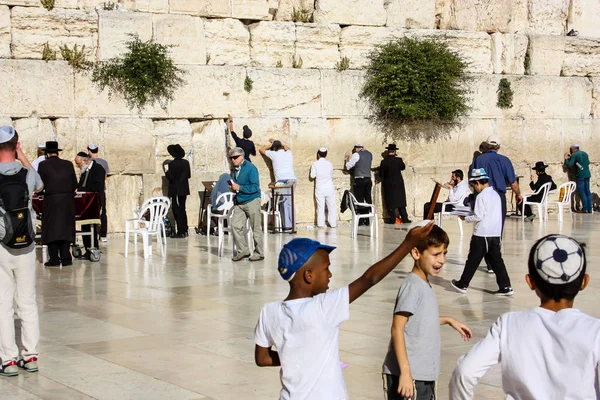 Jerusalén Israel Mayo 2018 Desconocidos Orando Frente Muro Occidental Ciudad — Foto de Stock