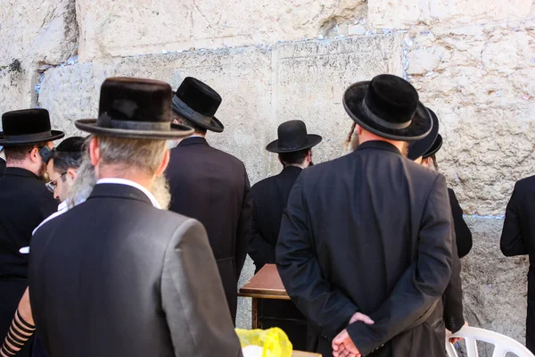 Jerozolimy Izrael Maja 2018 Niewiadomych Modlących Się Przodu Zachodniej Ściany — Zdjęcie stockowe