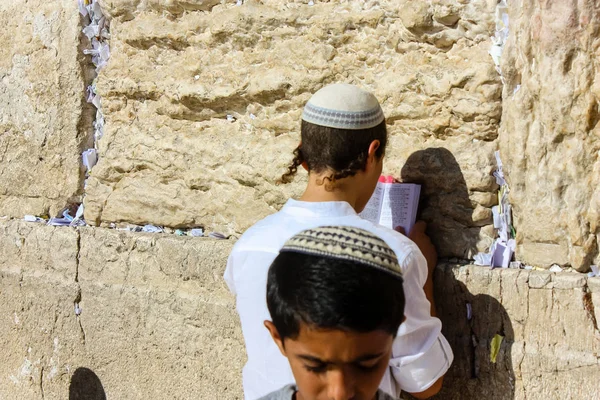 Jerusalem Israel May 2018 Unknowns Kids Praying Front Western Wall — Stock Photo, Image