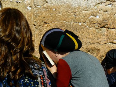 Jerusalem İsrail 14 Mayıs 2018 bilinmeyenli kadınlar Açık Batı dua eski Kudüs şehri akşam duvar.