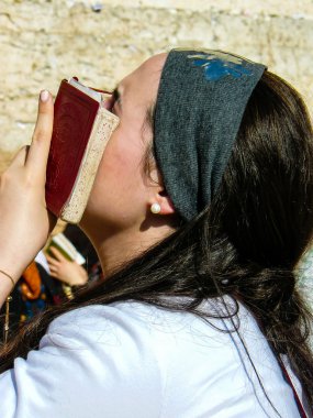 Jerusalem İsrail 14 Mayıs 2018 bilinmeyenli kadınlar Açık Batı dua eski Kudüs şehri akşam duvar.