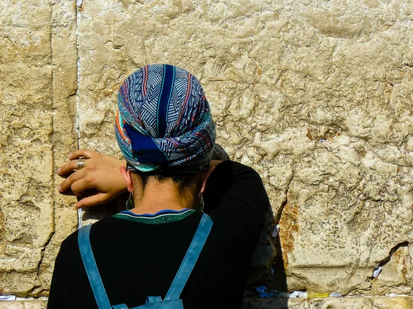 Jerusalén Israel Mayo 2018 Mujeres Desconocidas Rezando Frente Muro Occidental — Foto de Stock