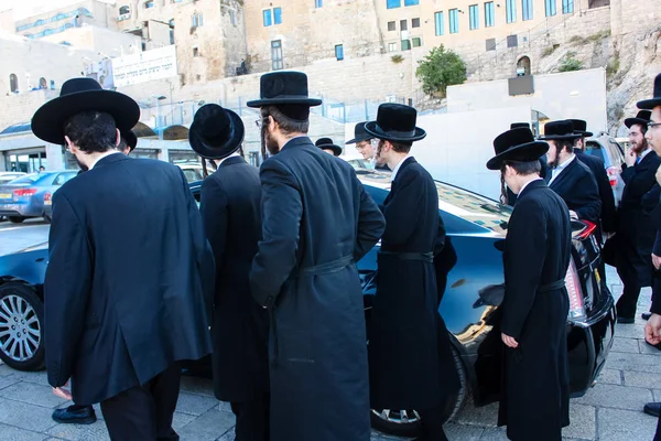 Иерусалим Израиль Мая 2018 Года Неизвестные Религиозные Люди Сопровождающие Главного — стоковое фото