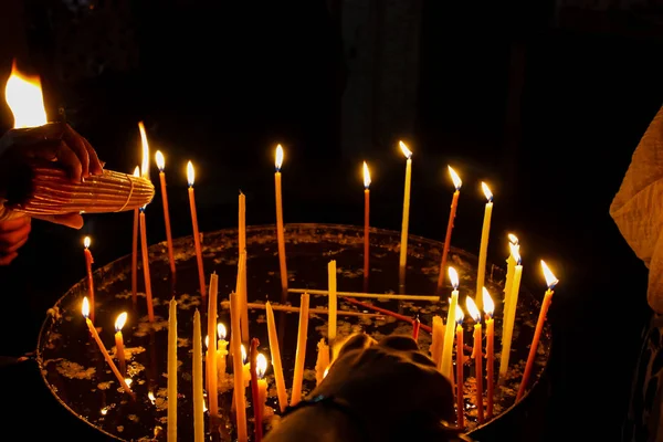 Osvětlení Svíčky Kostele Svatého Hrobu Jeruzalémské Staré Město — Stock fotografie
