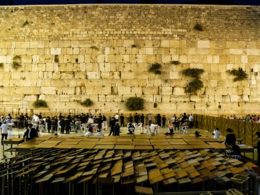 Jerusalem İsrail 17 Mayıs 2018 bilinmeyenli insanlar açık Western Wall Kudüs'ün eski şehri akşam dua