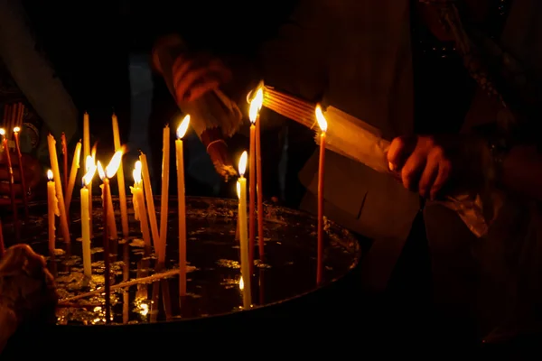 Verlichting Kaarsen Kerk Van Heilige Sepulchure Oude Stad Van Jeruzalem — Stockfoto