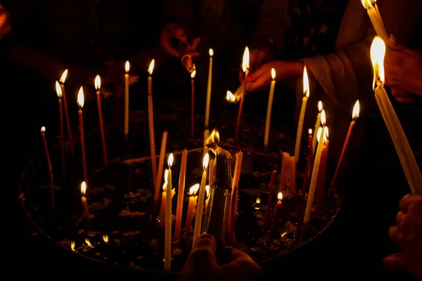 Lumânări Aprinse Biserica Sfântului Mormânt Din Orașul Vechi Din Ierusalim — Fotografie, imagine de stoc