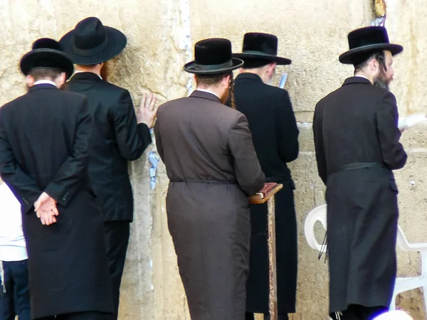 Jerozolimy Izrael Maja 2018 Niewiadomych Ludzi Modlących Się Przedniej Ścianie — Zdjęcie stockowe