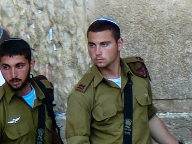 Jerusalem İsrail 17 Mayıs 2018 bilinmeyenli insanlar açık Western Wall Kudüs'ün eski şehri akşam dua