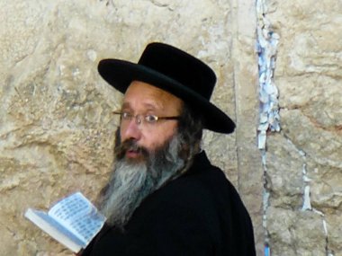 Jerusalem İsrail 17 Mayıs 2018 bilinmeyenli insanlar açık Western Wall Kudüs'ün eski şehri akşam dua