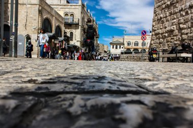 Kudüs İsrail 17 Mayıs 2018 bilinmeyen insanlar walkng Kudüs'ün eski şehri sokak görünümü