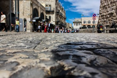 Kudüs İsrail 17 Mayıs 2018 bilinmeyen insanlar walkng Kudüs'ün eski şehri sokak görünümü