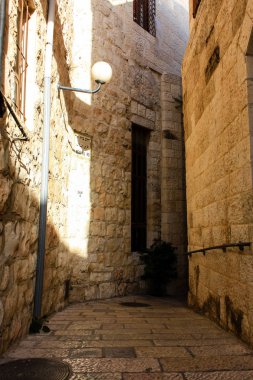 Kudüs İsrail 17 Mayıs 2018 Eski Kudüs şehri, Yahudi Mahallesi sokak görünümü