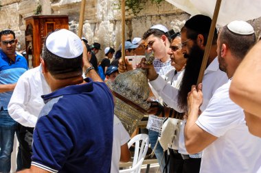 Kudüs İsrail 21 Mayıs 2018 bilinmeyenli insanlar ön Batı duvar eski Kudüs şehri ile dini bir tören görünümünü
