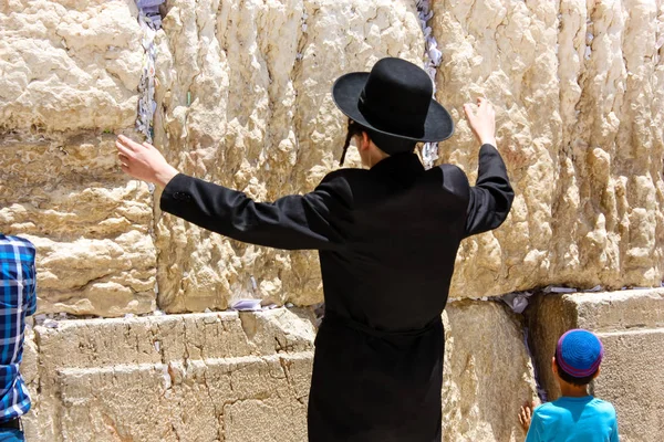 Jerusalén Israel Mayo 2018 Vista Judío Ortodoxo Religioso Desconocido Orando — Foto de Stock