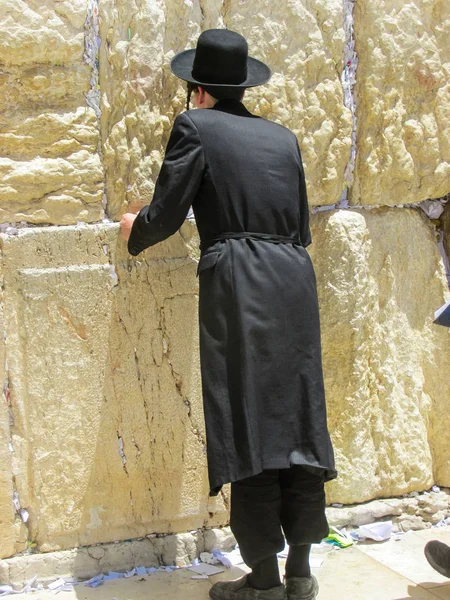Jerusalén Israel Mayo 2018 Vista Judío Ortodoxo Religioso Desconocido Orando —  Fotos de Stock