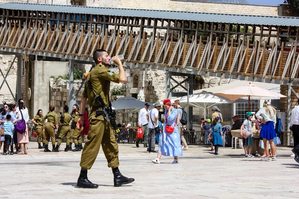 Jerusalén Israel Mayo 2018 Vista Soldados Israelíes Caminando Plaza Del — Foto de Stock