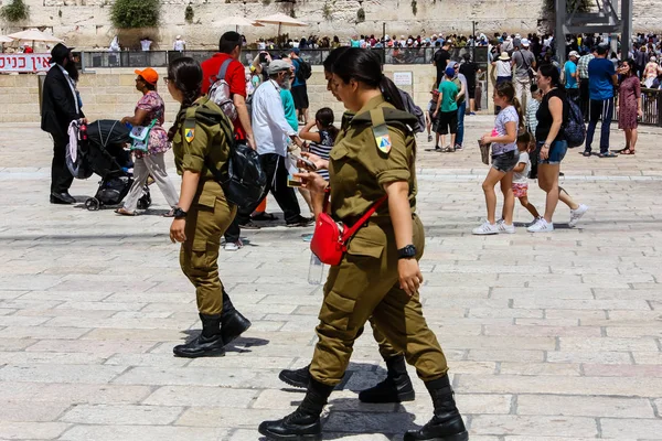 Jerusalém Israel Maio 2018 Vista Dos Soldados Israelenses Caminhando Praça — Fotografia de Stock