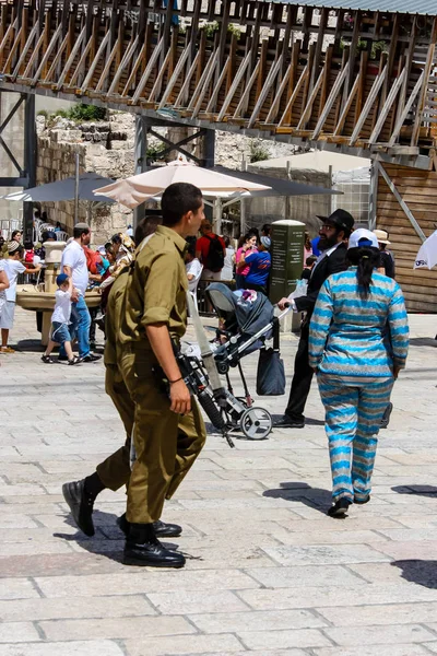 Jerusalén Israel Mayo 2018 Vista Soldados Israelíes Caminando Plaza Del — Foto de Stock