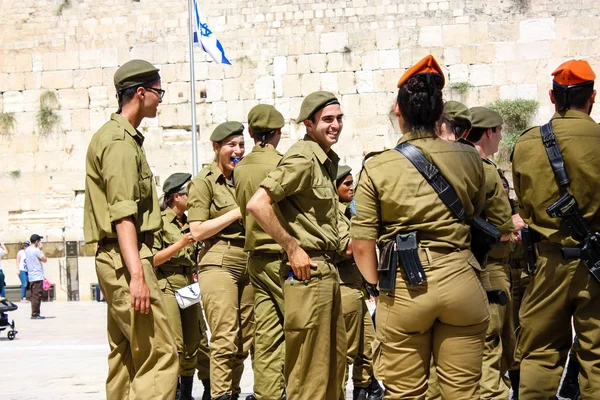 Jerozolima Izrael Maj 2018 Widok Żołnierzy Izraelskich Stojących Zachodnim Placu — Zdjęcie stockowe