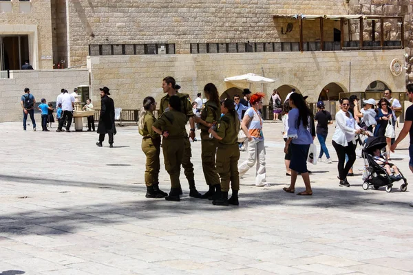 Jerusalem Israel May 2018 View Israeli Soldiers Standing Western Wall — Stock Photo, Image