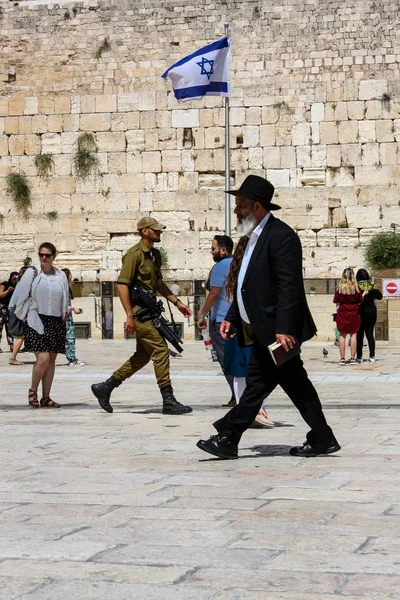 Jerusalén Israel Mayo 2018 Vista Gente Desconocida Caminando Por Plaza — Foto de Stock