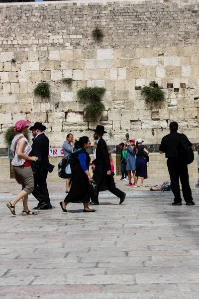 Иерусалим Израиль Май 2018 Вид Неизвестных Людей Идущих Площади Западной — стоковое фото