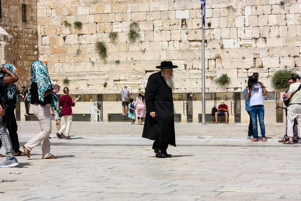 Jerusalén Israel Mayo 2018 Vista Gente Desconocida Caminando Por Plaza — Foto de Stock